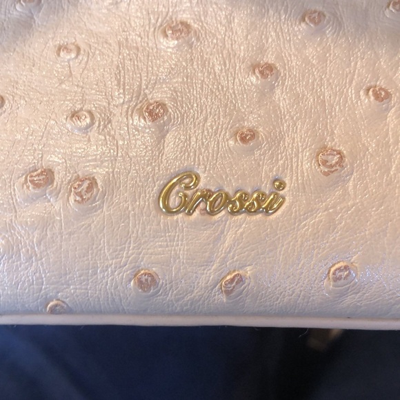 Crossi Woman’s Ostrich Faux Leather Bow Camel Tan Double Pocket Gold Zip Bag - Picture 7 of 8